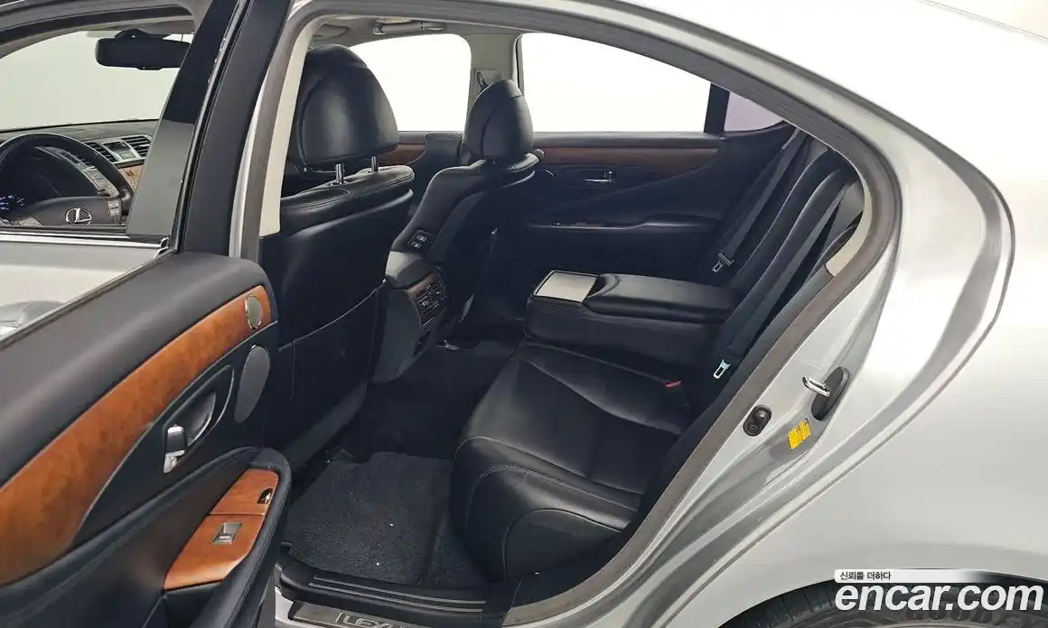 Lexus LS 2011 4.6 Автомат в Москве № 232030, фото 10