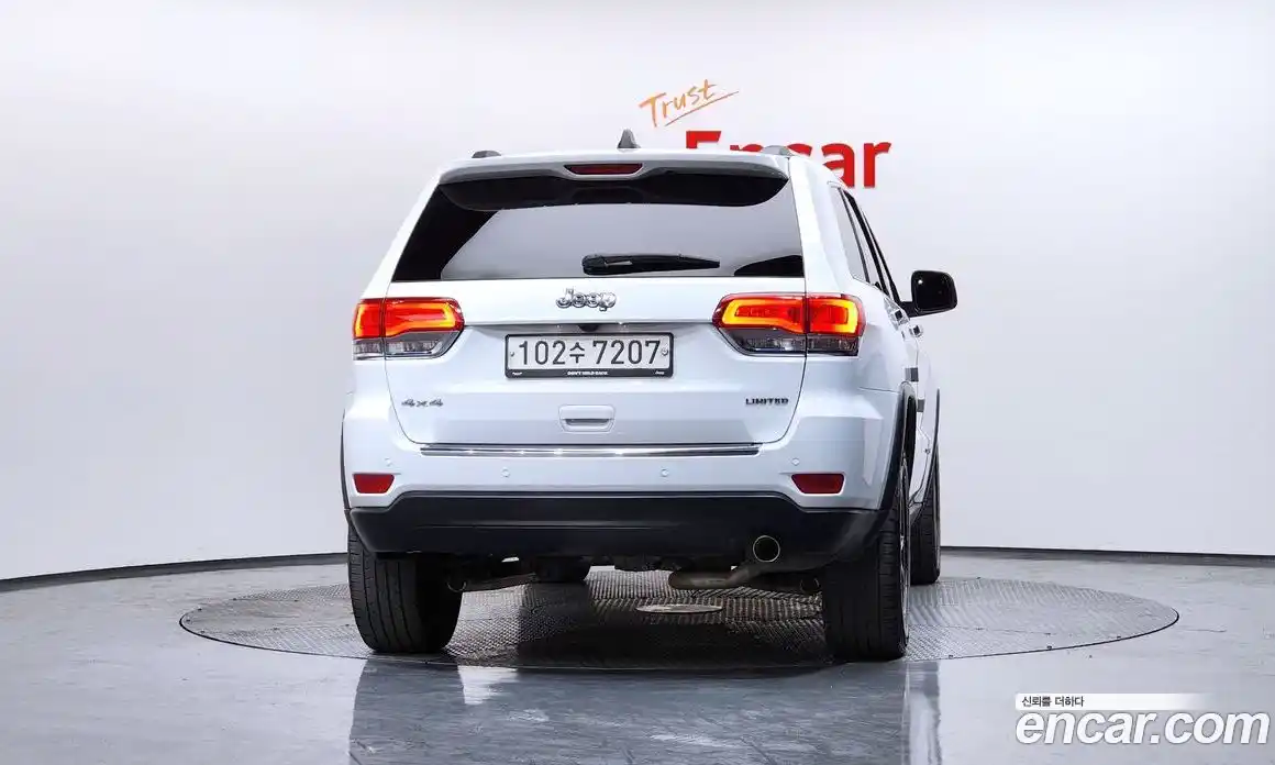 Jeep Cherokee 2019 3.6 Автомат в Москве № 232539, фото 17