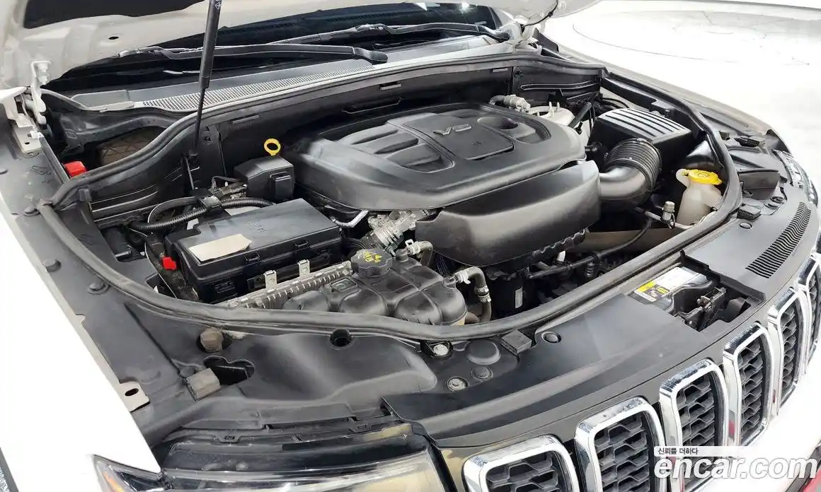 Jeep Cherokee 2019 3.6 Автомат в Москве № 232539, фото 18