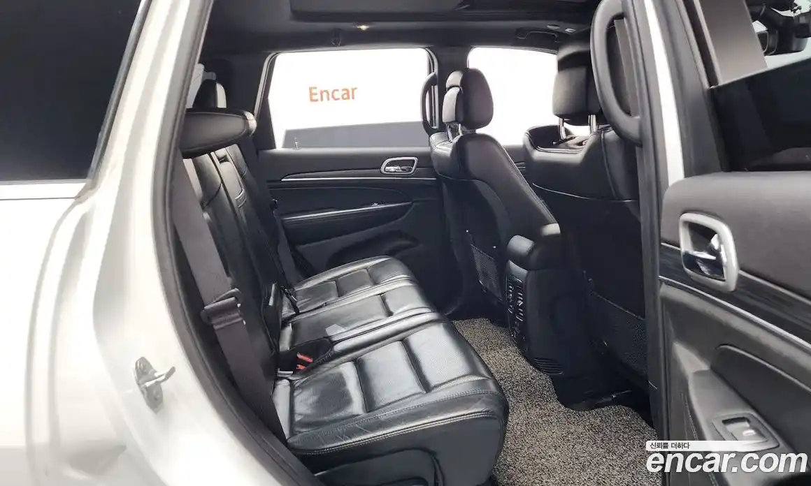 Jeep Cherokee 2019 3.6 Автомат в Москве № 232539, фото 20