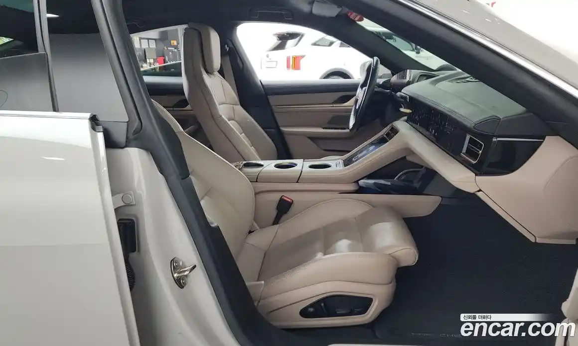 Porsche Taycan 2024 0.1 Автомат в Москве № 251523, фото 13