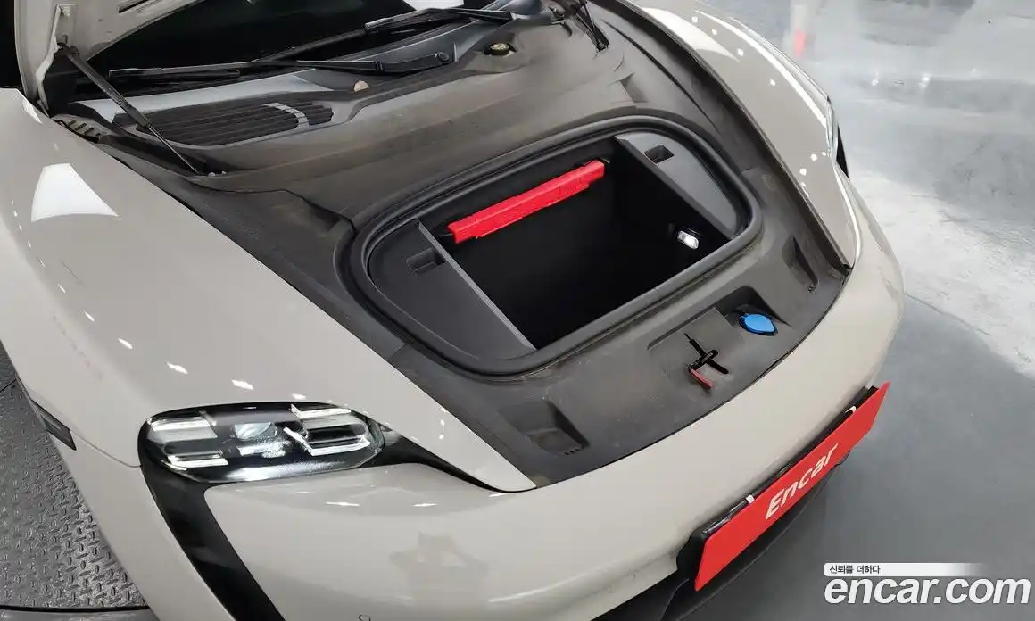 Porsche Taycan 2024 0.1 Автомат в Москве № 251523, фото 17