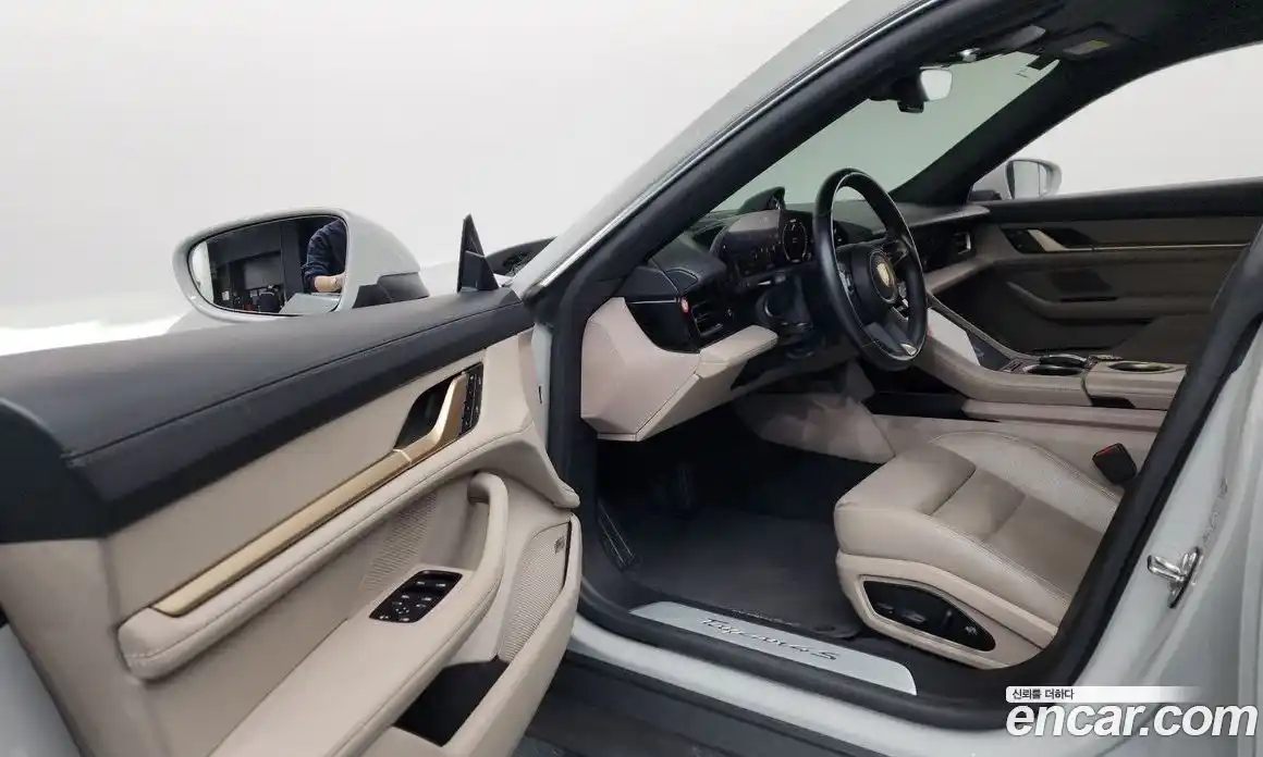 Porsche Taycan 2024 0.1 Автомат в Москве № 251523, фото 3