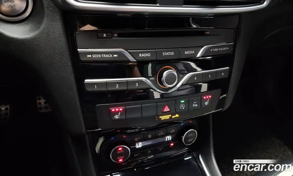 Infiniti Q30 2017 2.0 Автомат в Москве № 256133, фото 12