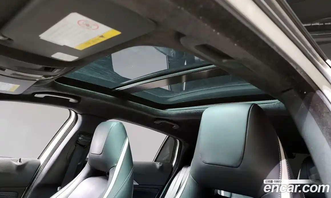 Infiniti Q30 2017 2.0 Автомат в Москве № 256133, фото 13