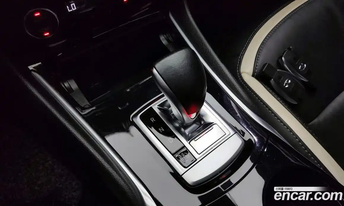 Infiniti Q30 2017 2.0 Автомат в Москве № 256133, фото 14