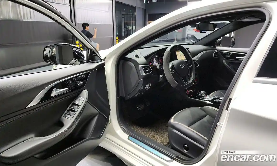 Infiniti Q30 2017 2.0 Автомат в Москве № 256133, фото 15