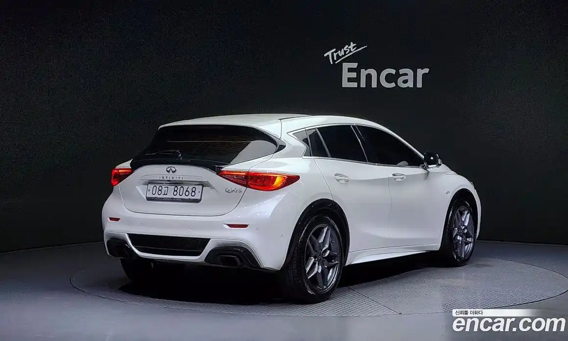 Infiniti Q30 2017 2.0 Автомат в Москве № 256133, фото 20