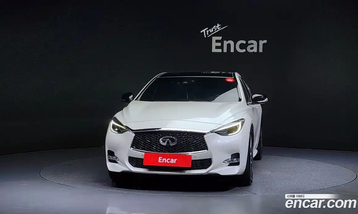 Infiniti Q30 2017 2.0 Автомат в Москве № 256133, фото 5