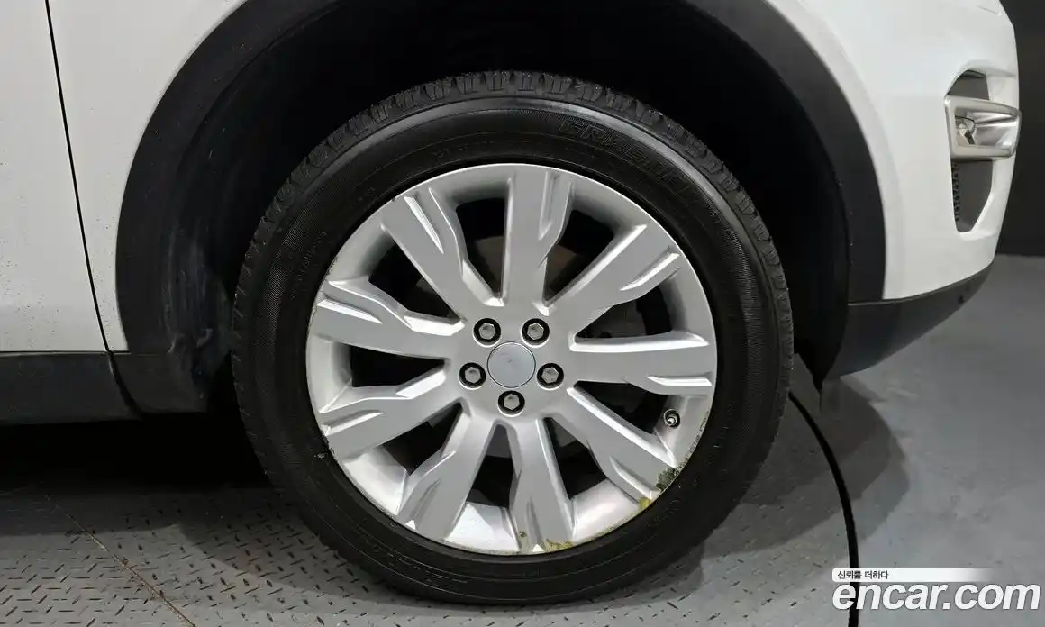 Land Rover Discovery Sport 2016 2.0 Автомат в Москве № 271304, фото 6