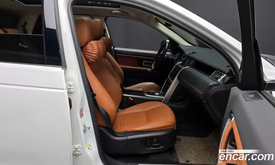 Land Rover Discovery Sport 2016 2.0 Автомат в Москве № 271304, фото 8