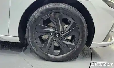 Hyundai Avante 2023 1.6 Автомат в Москве № 283633, миниатюра 4