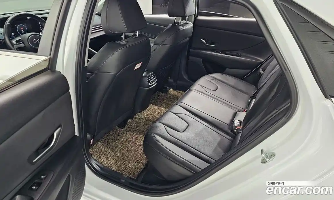 Hyundai Avante 2023 1.6 Автомат в Москве № 283633, фото 8