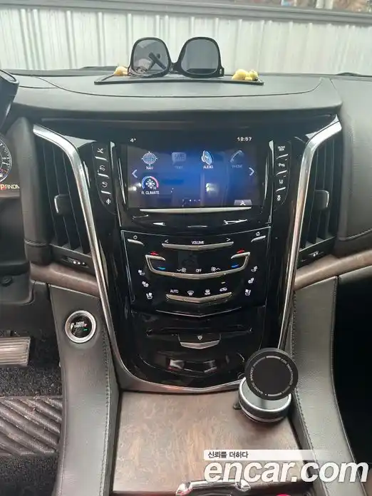 Cadillac Escalade 2015 6.2 Автомат в Москве № 295845, фото 4