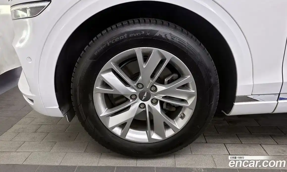 Genesis GV70 2021 2.5 Автомат в Москве № 308916, фото 20