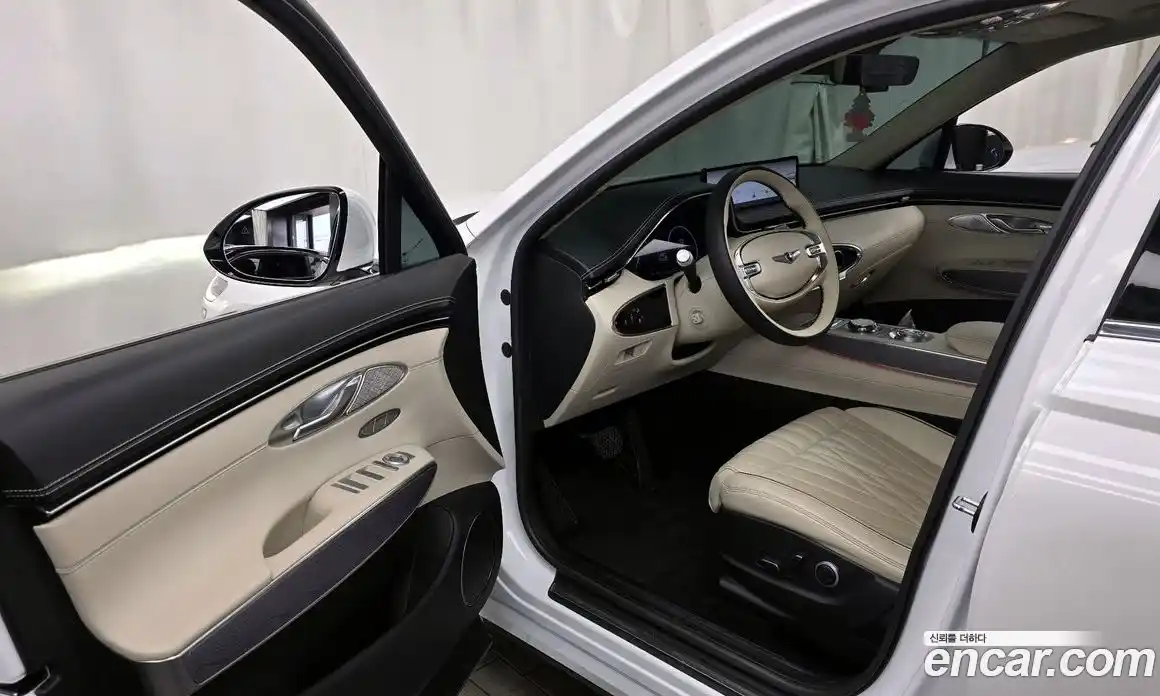 Genesis GV70 2021 2.5 Автомат в Москве № 308916, фото 3