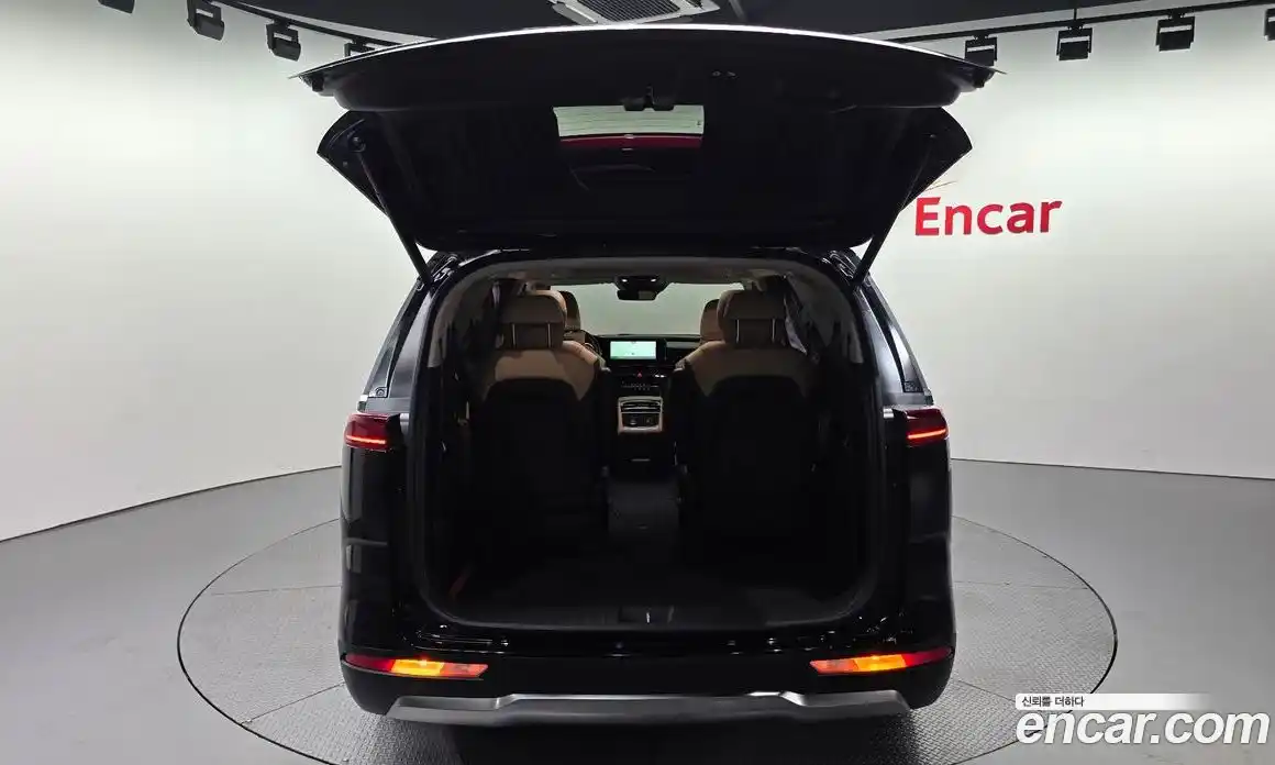 Kia Canival 2023 2.2 Автомат в Москве № 50982, фото 16