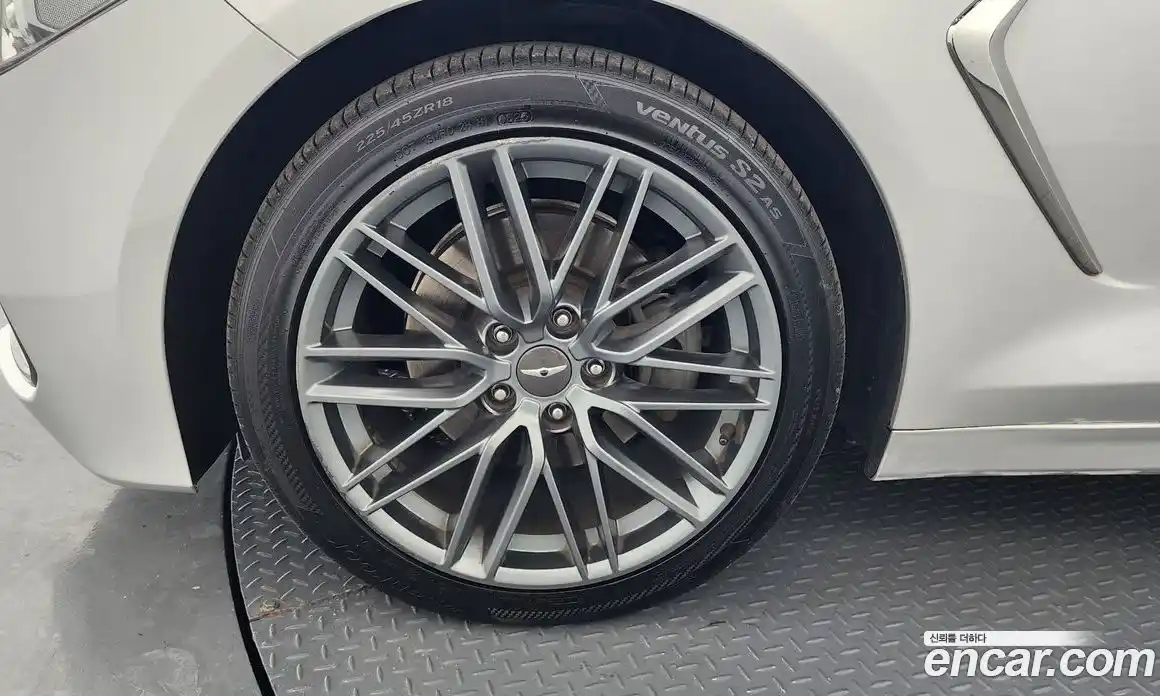 Genesis G70 2018 2.0 Автомат в Москве № 56706, фото 1