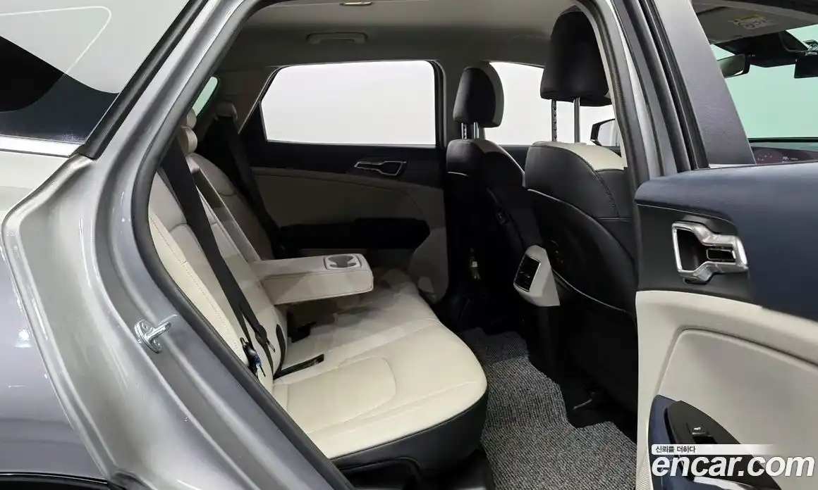 Kia Sportage 2023 1.6 Автомат в Москве № 108076, фото 17