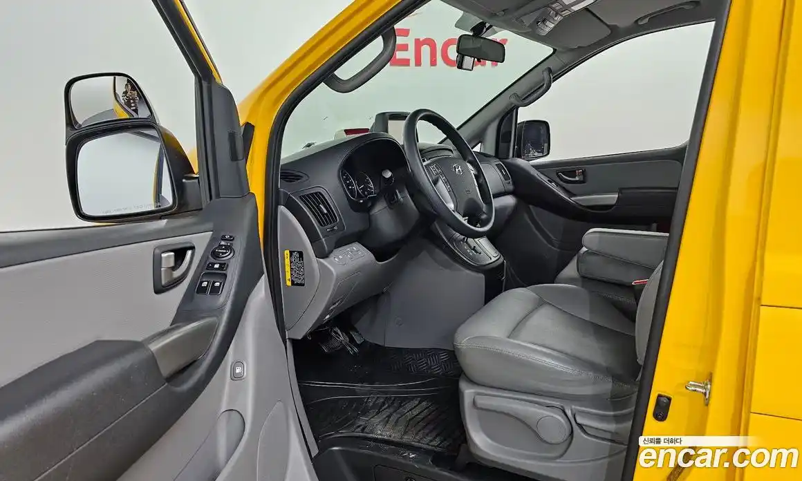 Hyundai Starex 2017 2.5 Автомат в Москве № 111410, фото 12