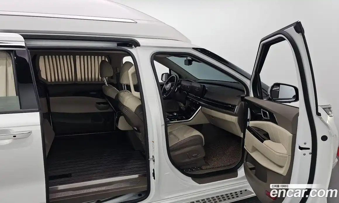 Kia Canival 2023 2.2 Автомат в Москве № 120005, фото 13