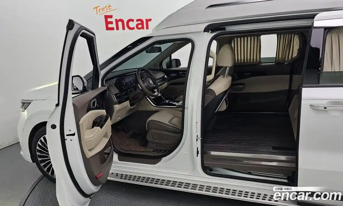 Kia Canival 2023 2.2 Автомат в Москве № 120005, фото 15