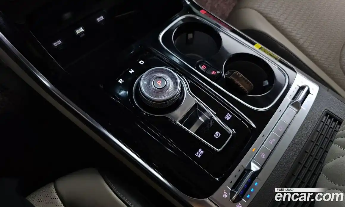 Kia Canival 2023 2.2 Автомат в Москве № 120005, фото 4