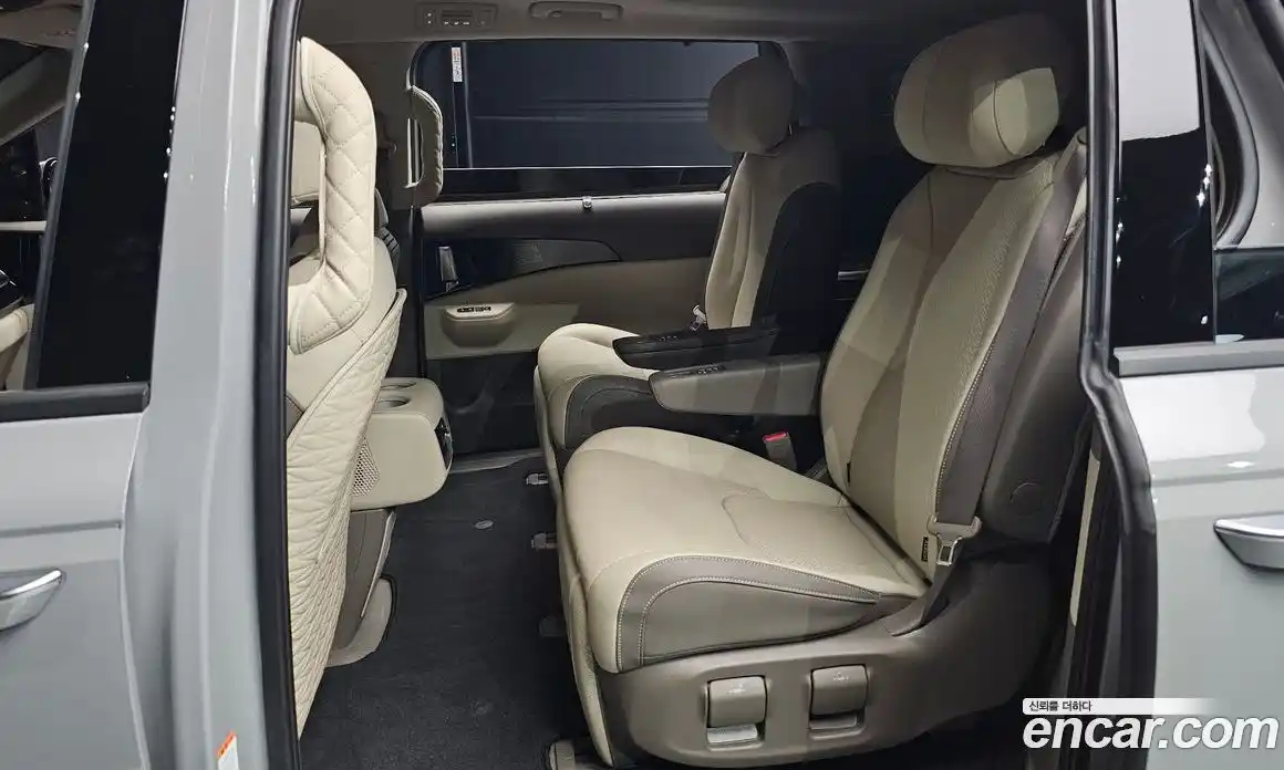 Kia Canival 2024 3.5 Автомат в Москве № 120222, фото 6