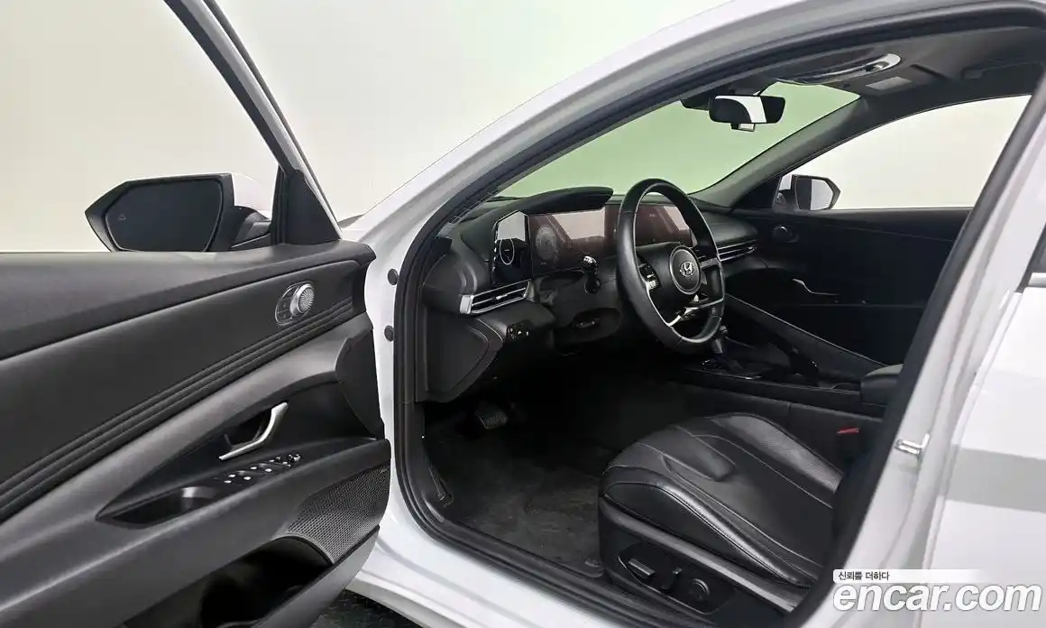 Hyundai Avante 2023 1.6 Автомат в Москве № 13160, фото 3