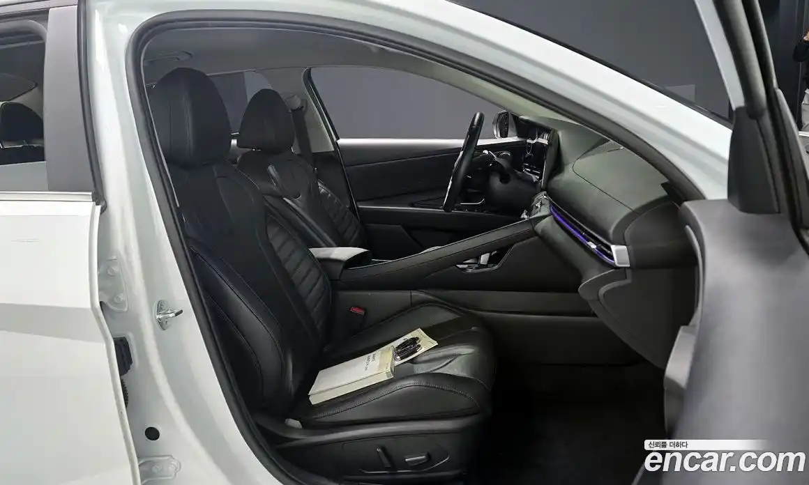 Hyundai Avante 2023 1.6 Автомат в Москве № 13160, фото 6