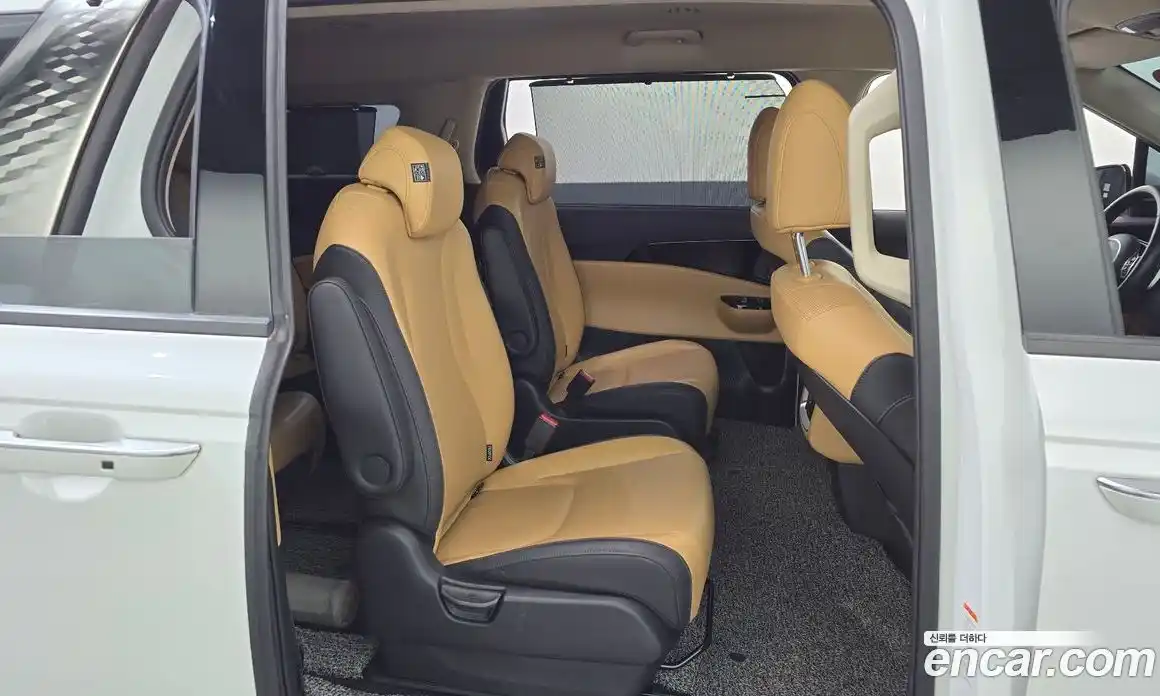 Kia Canival 2023 2.2 Автомат в Москве № 133118, фото 16