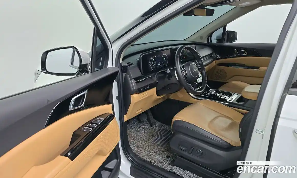 Kia Canival 2023 2.2 Автомат в Москве № 133118, фото 17