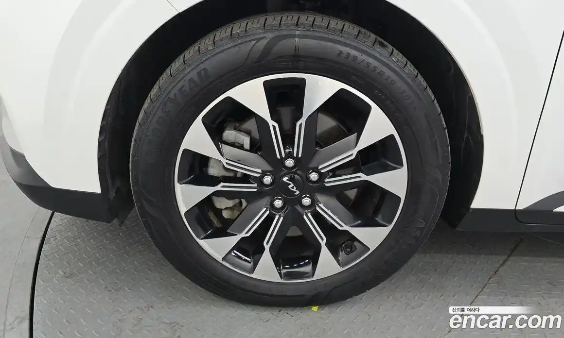 Kia Canival 2023 2.2 Автомат в Москве № 133118, фото 9