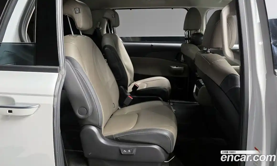 Kia Canival 2024 2.2 Автомат в Москве № 133827, фото 18