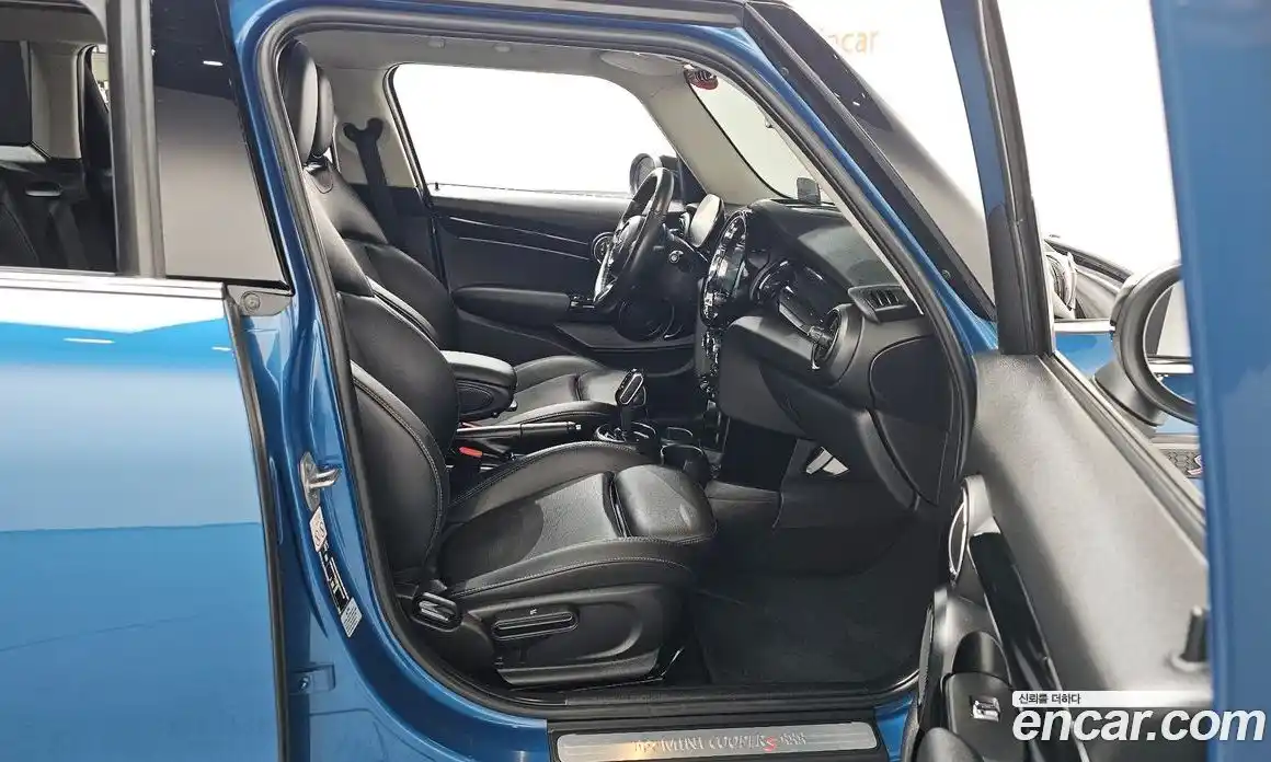 Mini Cooper 2022 2.0 Автомат в Москве № 136227, фото 20