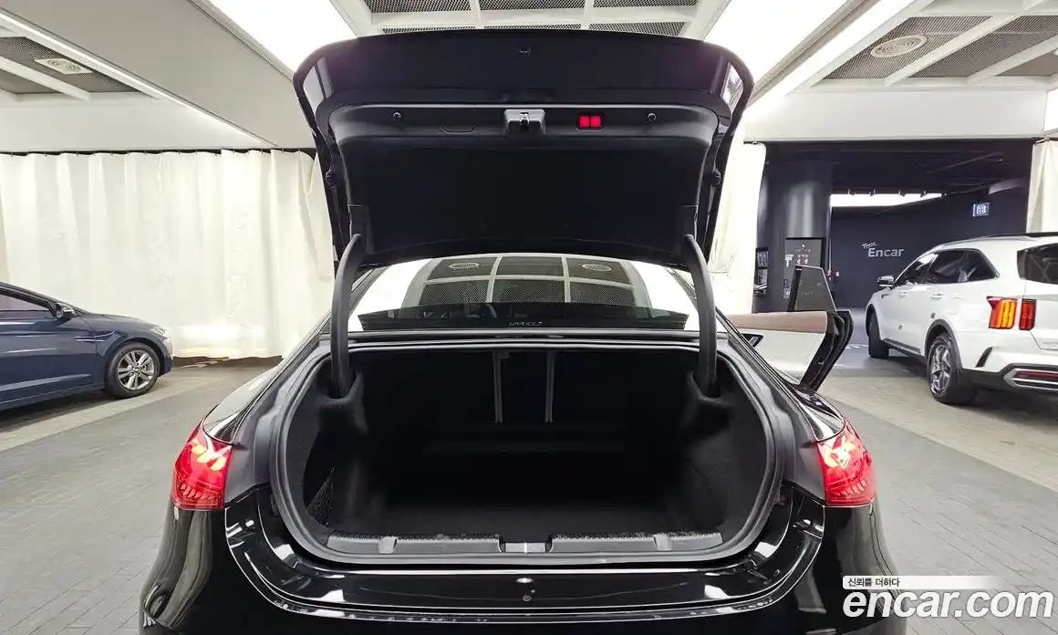 Mercedes-Benz EQE 2023 0.3 Автомат в Москве № 140007, фото 19