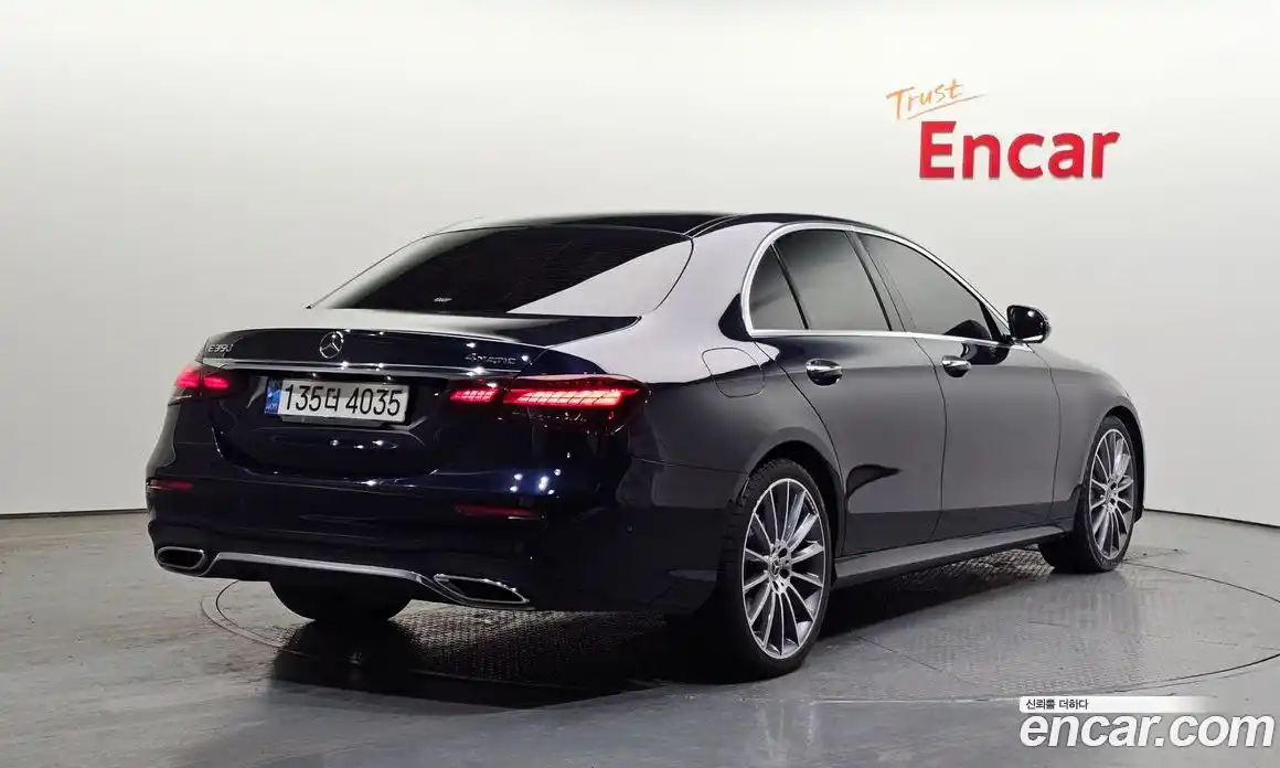 Mercedes-Benz E-Class 2022 2.0 Автомат в Москве № 141500, фото 17