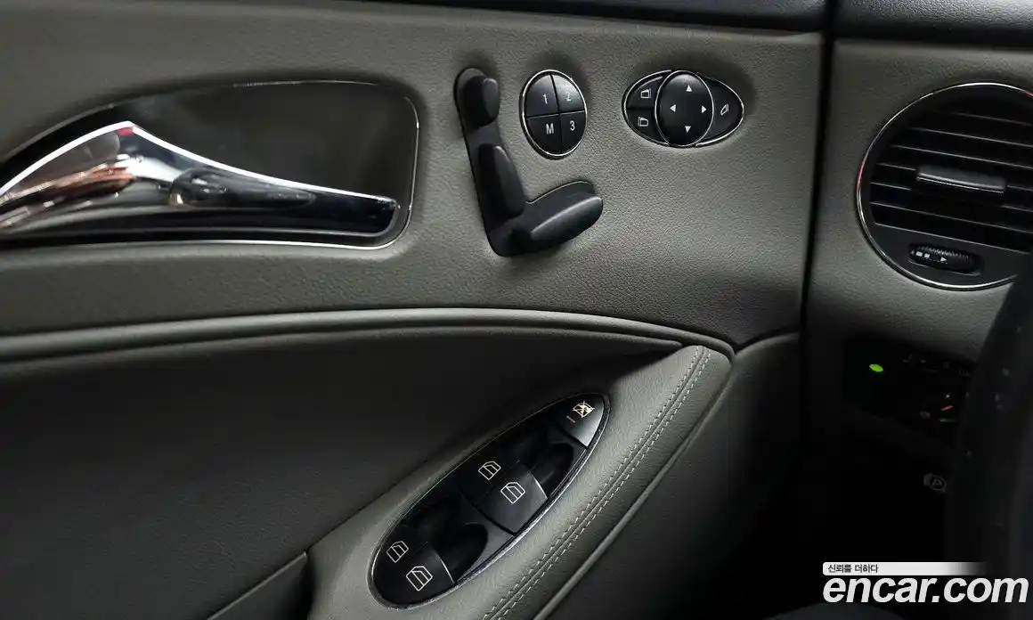 Mercedes-Benz CLS-Class 2010 3.5 Автомат в Москве № 141985, фото 20