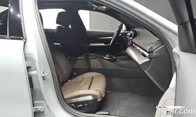 BMW 5-Series 2025 2.0 Автомат в Москве № 153246, миниатюра 3