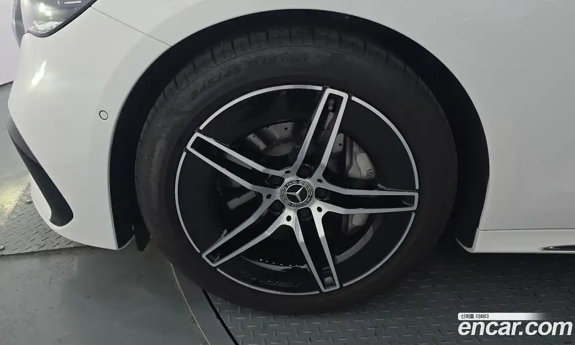 Mercedes-Benz E-Class 2025 2.0 Автомат в Москве № 160292, фото 6