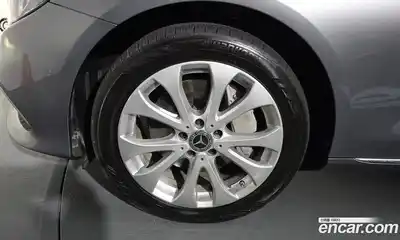 Mercedes-Benz E-Class 2019 2.0 Автомат в Москве № 160682, миниатюра 3