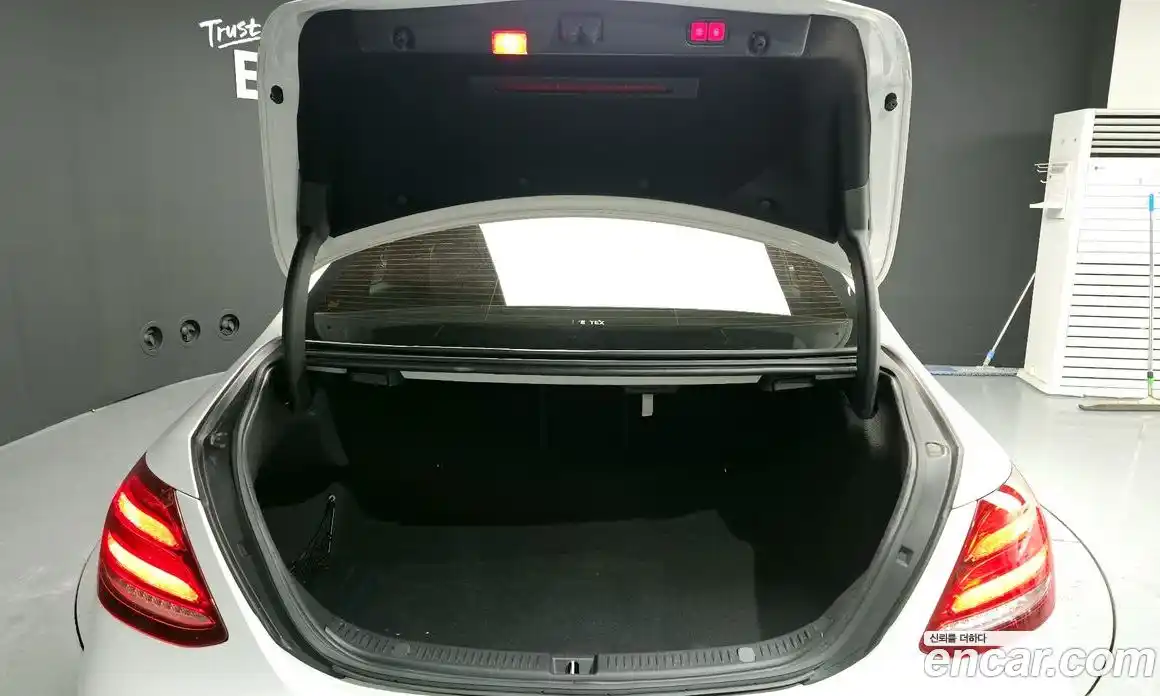 Mercedes-Benz E-Class 2020 2.0 Автомат в Москве № 160785, фото 15