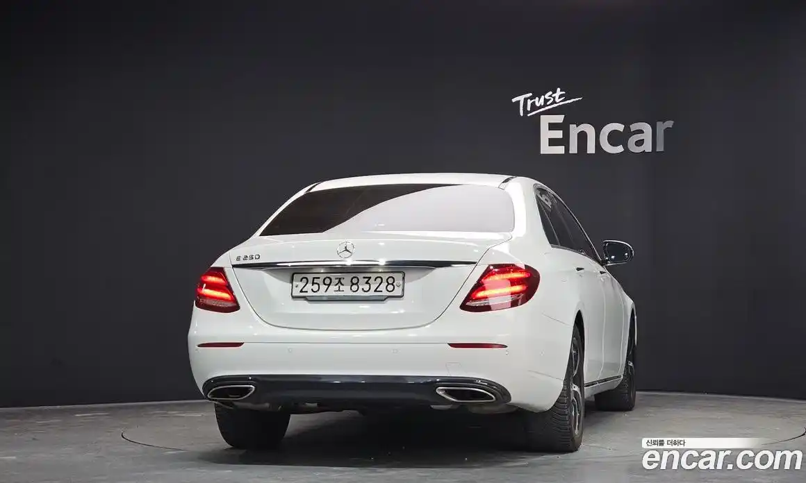 Mercedes-Benz E-Class 2020 2.0 Автомат в Москве № 160785, фото 5