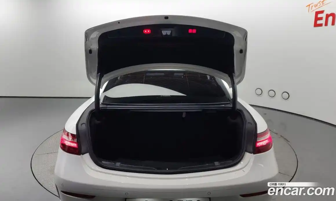 Mercedes-Benz E-Class 2017 3.0 Автомат в Москве № 161816, фото 13