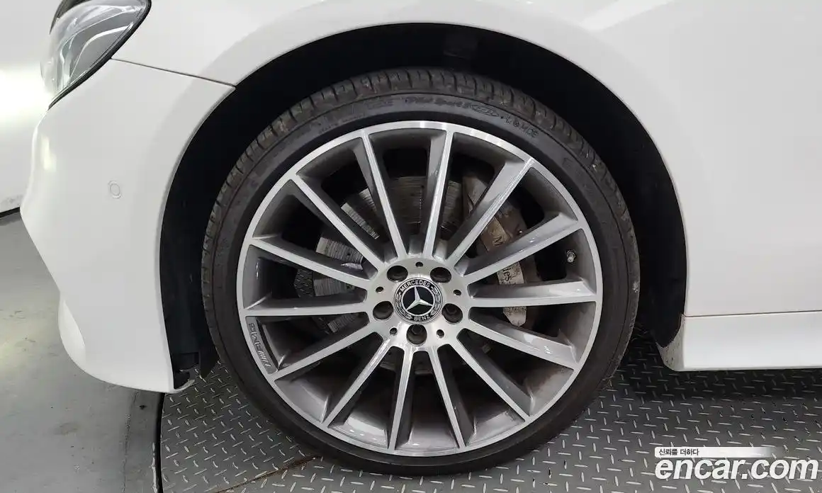 Mercedes-Benz E-Class 2017 3.0 Автомат в Москве № 161816, фото 10