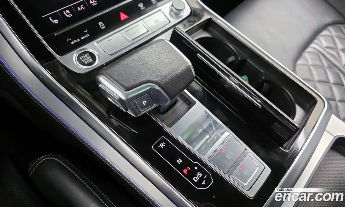 Audi Q8 2022 3.0 Автомат в Москве № 163013, фото 1