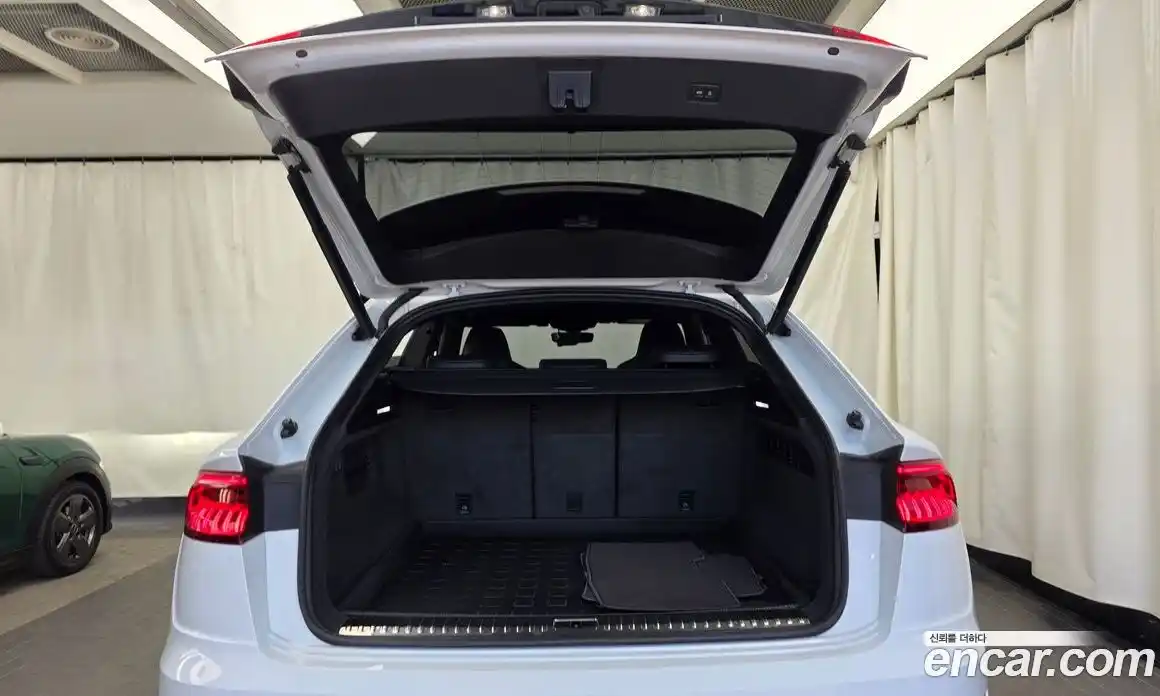 Audi Q8 2022 3.0 Автомат в Москве № 163013, фото 3