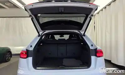 Audi Q8 2022 3.0 Автомат в Москве № 163013, миниатюра 3