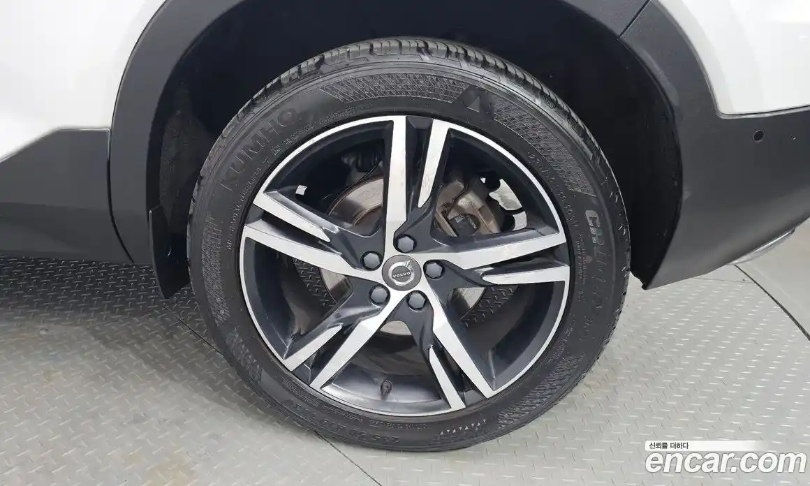 Volvo XC40 2019 2.0 Автомат в Москве № 164660, фото 9