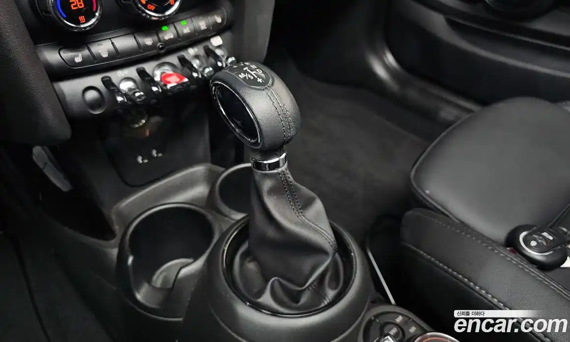 Mini Cooper 2019 1.5 Автомат в Москве № 167160, фото 18